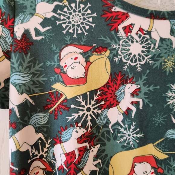 LuLaRoe Classic T-Shirt M Christmas Unicorn & Santa Design Green - Picture 2 of 9